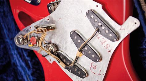 Vintage Fender Stratocaster pickups: how they work, what changed, and ...