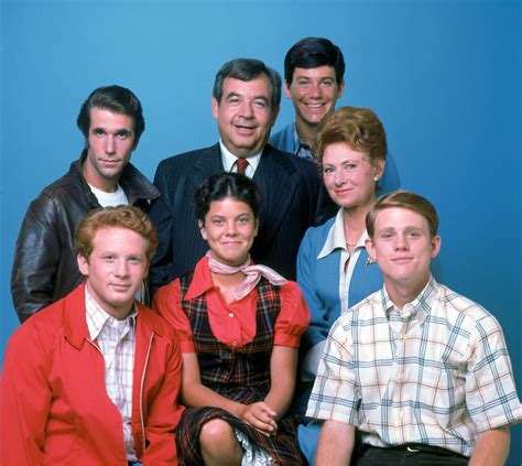 ‘Happy Days’ Cast: Where Are They Now? - Biography.com