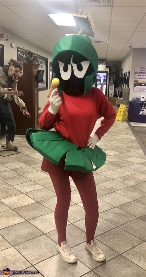 Earths Marvin the Martian Costume | Easy DIY Costumes