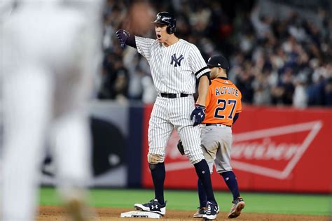 Jose Altuve vs Aaron Judge Height: How the 13-inch height difference ...