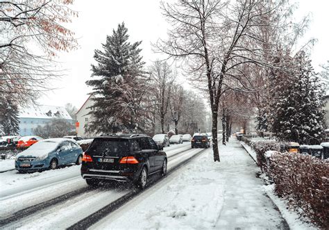 The best windshield snow covers of 2024 | Popular Science