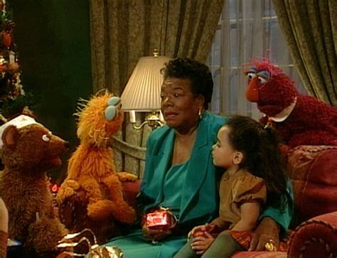 Sesame Street Elmo Saves Christmas