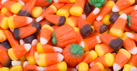 Candy Corn Lovers: There's a new Thanksgiving candy corn with 6 flavors!