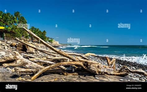 El Tunco Beach in El Salvador, Central America Stock Photo - Alamy