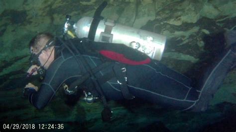 Cenote diving