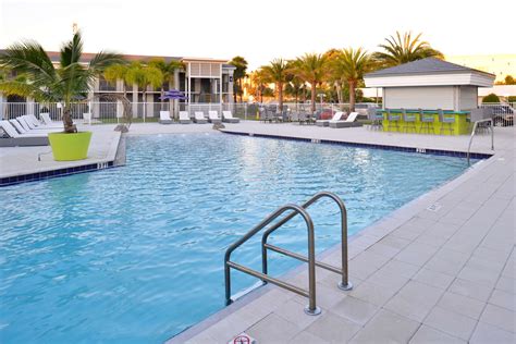 Clarion Inn & Suites Across From Universal Orlando Resort - Orlando, FL ...