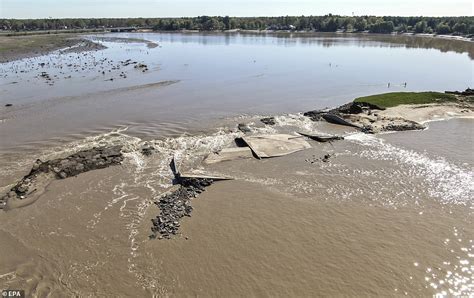 Michigan dam operators' license revoked before severe flooding | Daily Mail Online