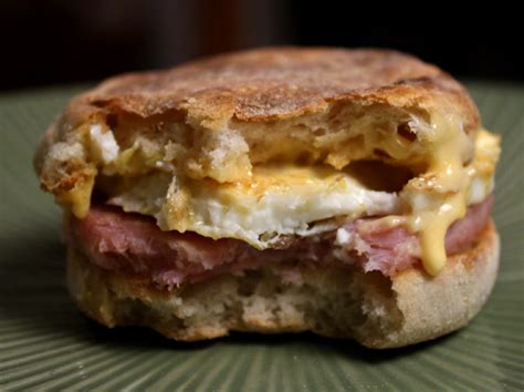 The 99 Cent Chef: Homemade Egg McMuffin - Sandwich VIDEO