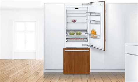 Bosch Benchmark Series 16 Cu. Ft. Bottom-Freezer Built-In Smart ...