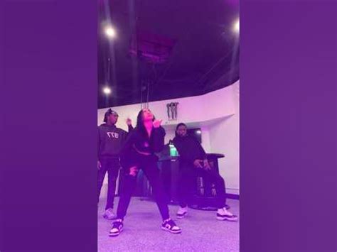 “Ayooo” got it 😭 #shorts #dance #nyc #shortsdance #dancer #tiktok #danielamontero1018 - YouTube