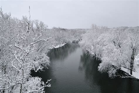 Mahoning River after snowfall : pics