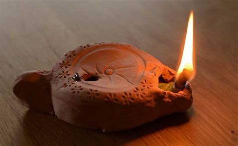 Make your own ancient Roman oil lamp with this craft activity for kids ...