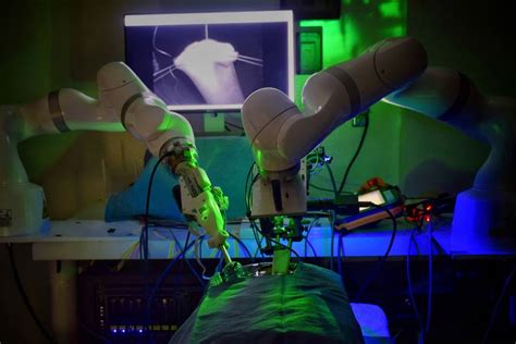 Robot performs first laparoscopic surgery without human help | Hub