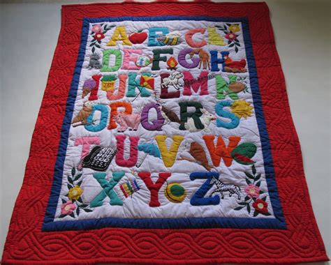 Hand Embroidered Baby Quilt – EMBROIDERY DESIGNS