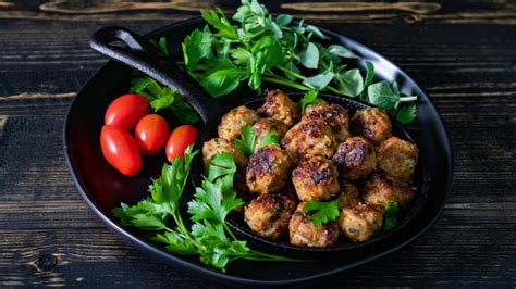 Italian Polpette vs. American Meatballs | AbsoluteNom