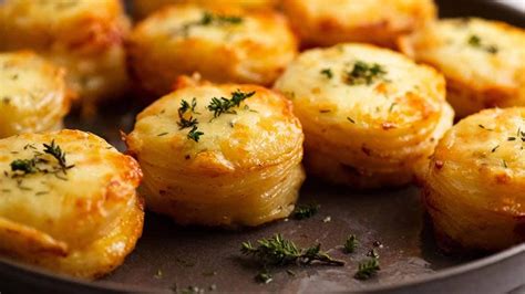 Mini Potato Dauphinoise (Gratin Stacks) - YouTube