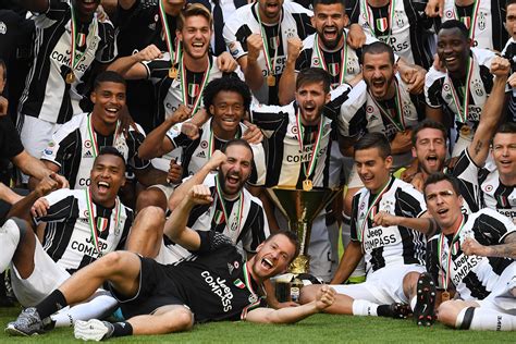 Juventus Serie A Champions 2016/17 ! -Juvefc.com