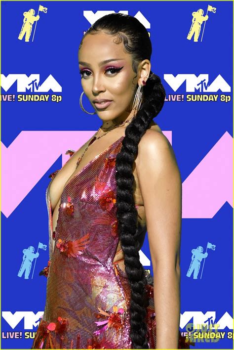 Doja Cat Is Red Hot in Versace For MTV VMAs 2020: Photo 4479239 | Photos | Just Jared ...