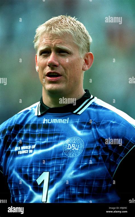 PETER SCHMEICHEL DENMARK & MANCHESTER UNITED FC 18 June 1998 Stock ...