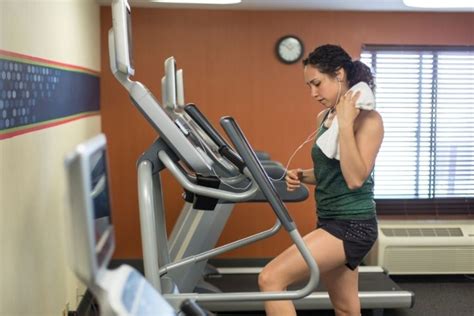 Stairmaster vs Treadmill: Which is Right For Your Needs? - The Gym Lab