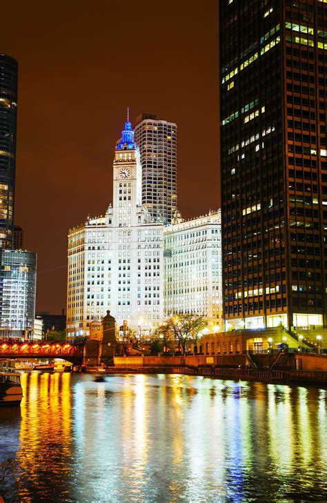 Wrigley Building Chicago | Educational tours, Chicago photography, Trip