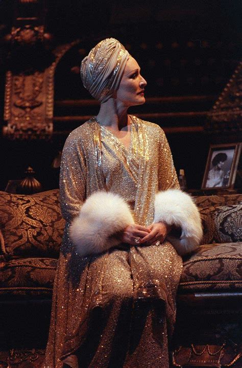 Glenn Close as Norma Desmond in Sunset Boulevard. 1995 | Glenn close ...