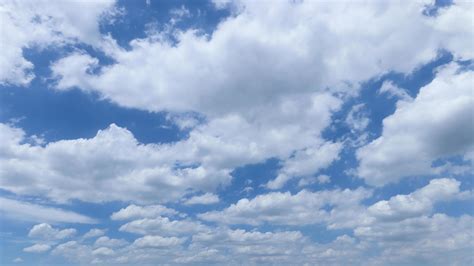 White fluffy clouds with blue sky on sunny day, beautiful summer cloudy sky background. 7354222 ...