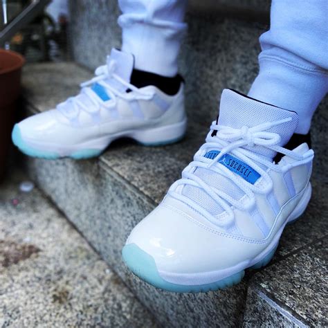 Air Jordan 11 Low Legend Blue