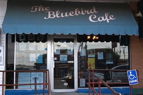 An Oral History of the Bluebird Cafe – Garden & Gun