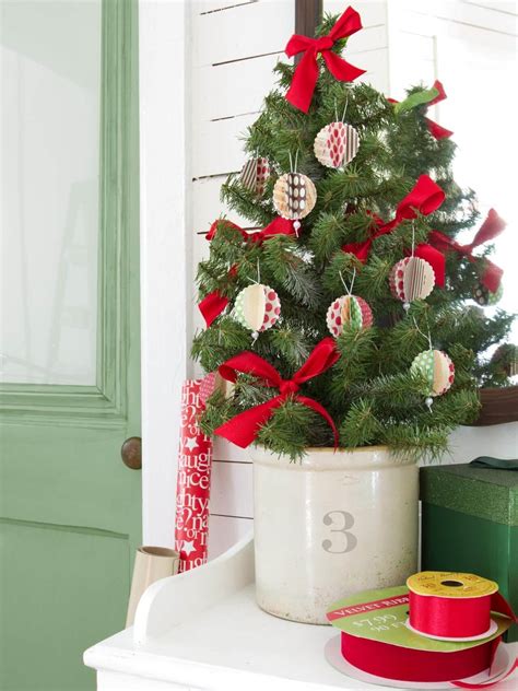 22 Best Outdoor Christmas Tree Decorations and Designs for 2023