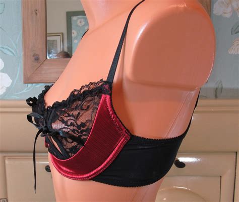 Cottelli Collection black red satin and lace peephole bra UK 38B Euro85B R12040. | Sangriasuzie ...