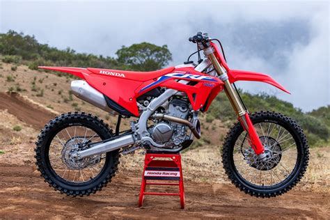 Die CRF250R führt das CRF Familien-Update im Modelljahr 2022 ein