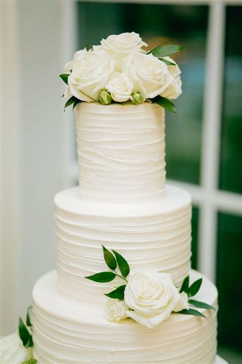 15 Amazing White and Green Elegant Wedding Cakes