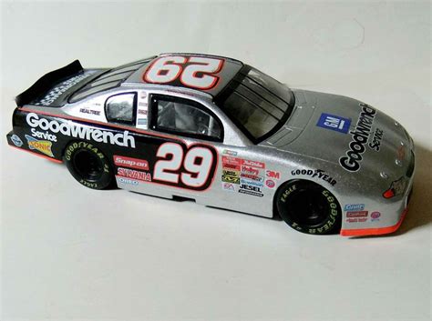 KEVIN HARVICK #29 GM Goodwrench 1:24 2002 NASCAR Action Diecast No Box ...