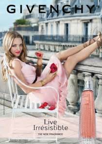 Givenchy nos presenta su nuevo perfume Live Irrésistible con Amanda Seyfried como protagonista