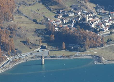 The underwater church in the Reschensee / Lago di Rèsia,... [hikr.org]