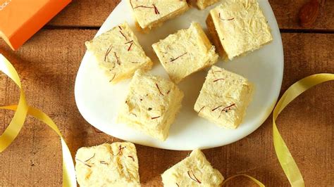 Soan Papdi Making At Home | Soan Papdi Recipe - YouTube