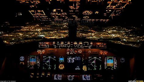 Scandinavian Airlines Boeing 737-600 Cockpit