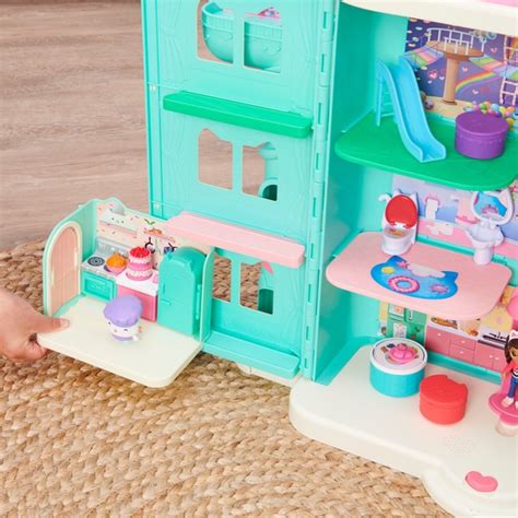 Gabby’s Dollhouse Bakey with Cakey Kitchen with Figure, Accessories and Furniture | Smyths Toys UK