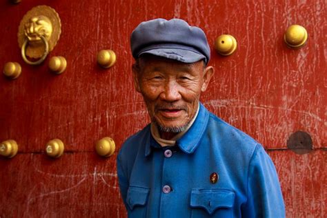 Faces of the World -- National Geographic | World photography, Chinese man, Face