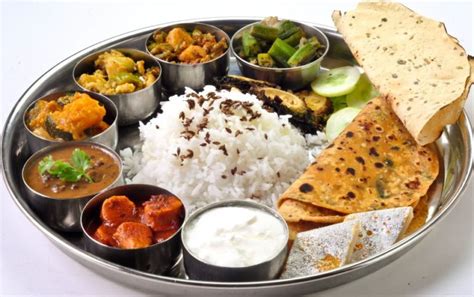 5 Thali Varieties In Mumbai You Must Try! | Curly Tales