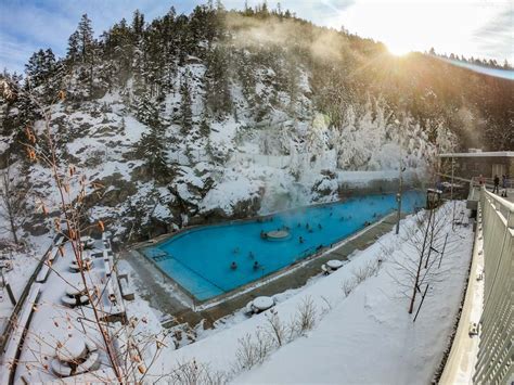 5 AMAZING Airbnbs & Holiday Rentals in Radium Hot Springs