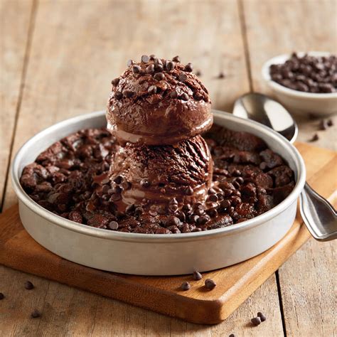 BJ's Triple Chocolate Pizookie® Made with Ghirardelli® | Menu | BJ's Restaurants and Brewhouse