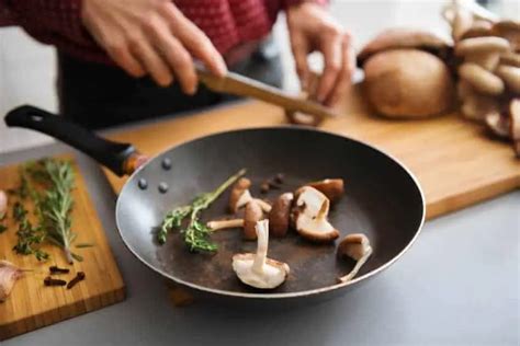 How Big do Frying Pans Get? A Guide to Large Frying Pan Sizes – Cook ...