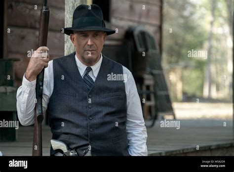 KEVIN COSTNER in THE HIGHWAYMEN (2019), directed by JOHN LEE HANCOCK ...