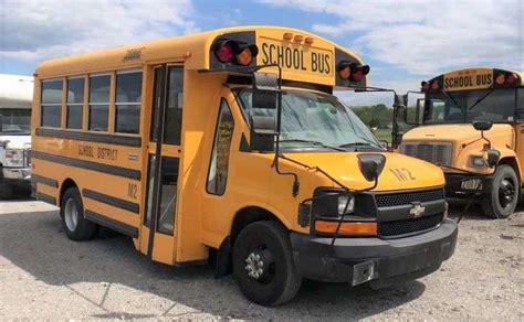 (6) 2009 CHEVROLET EXPRESS 3500 THOMAS SMALL SCHOOL BUSES located in ...