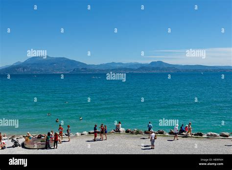 Sirmione beach hi-res stock photography and images - Alamy