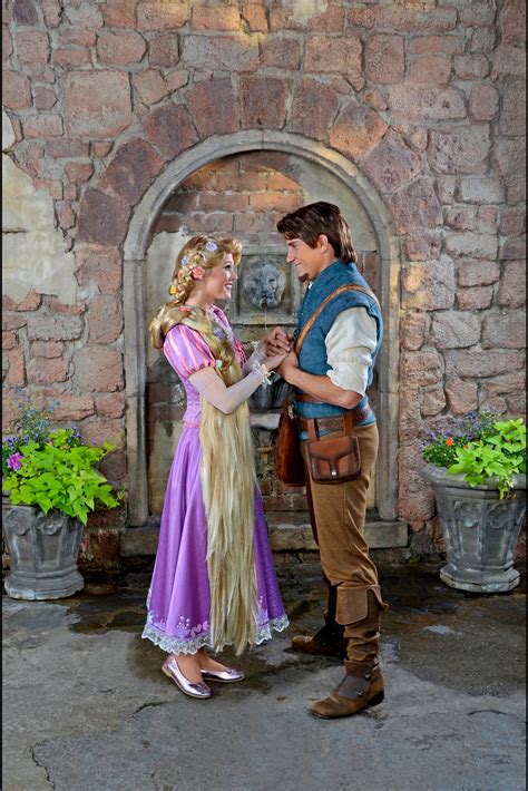 Rapunzel & Flynn Rider - Disney Character Greetings Photo (28259103 ...