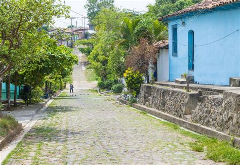 Suchitoto , El Salvador – Stock Editorial Photo © kobbydagan #112817644