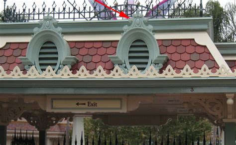 Some Life Blog: Hidden Mickey: Disneyland: Entrance Plaza